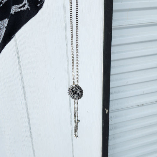Conch and Chain Long Bolo Necklace