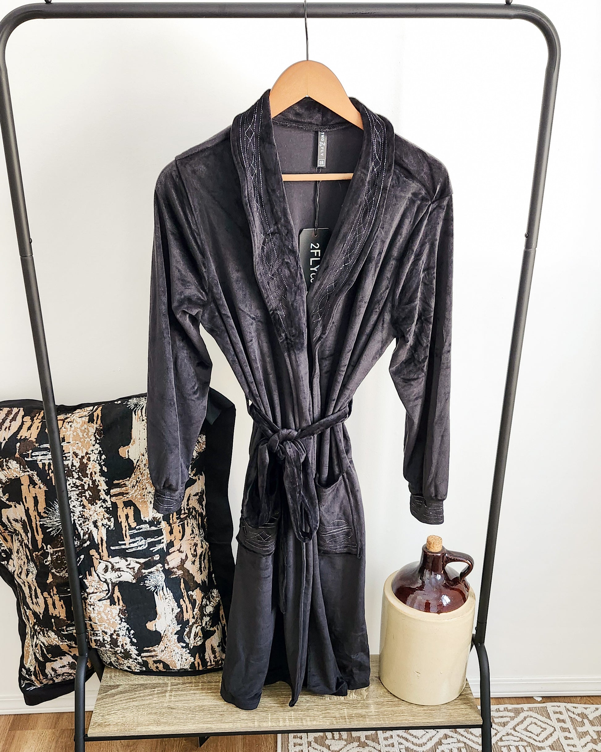 women's western lounge robe with relaxed fit and subtle stitched details