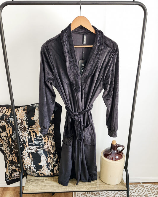 women's western lounge robe with relaxed fit and subtle stitched details